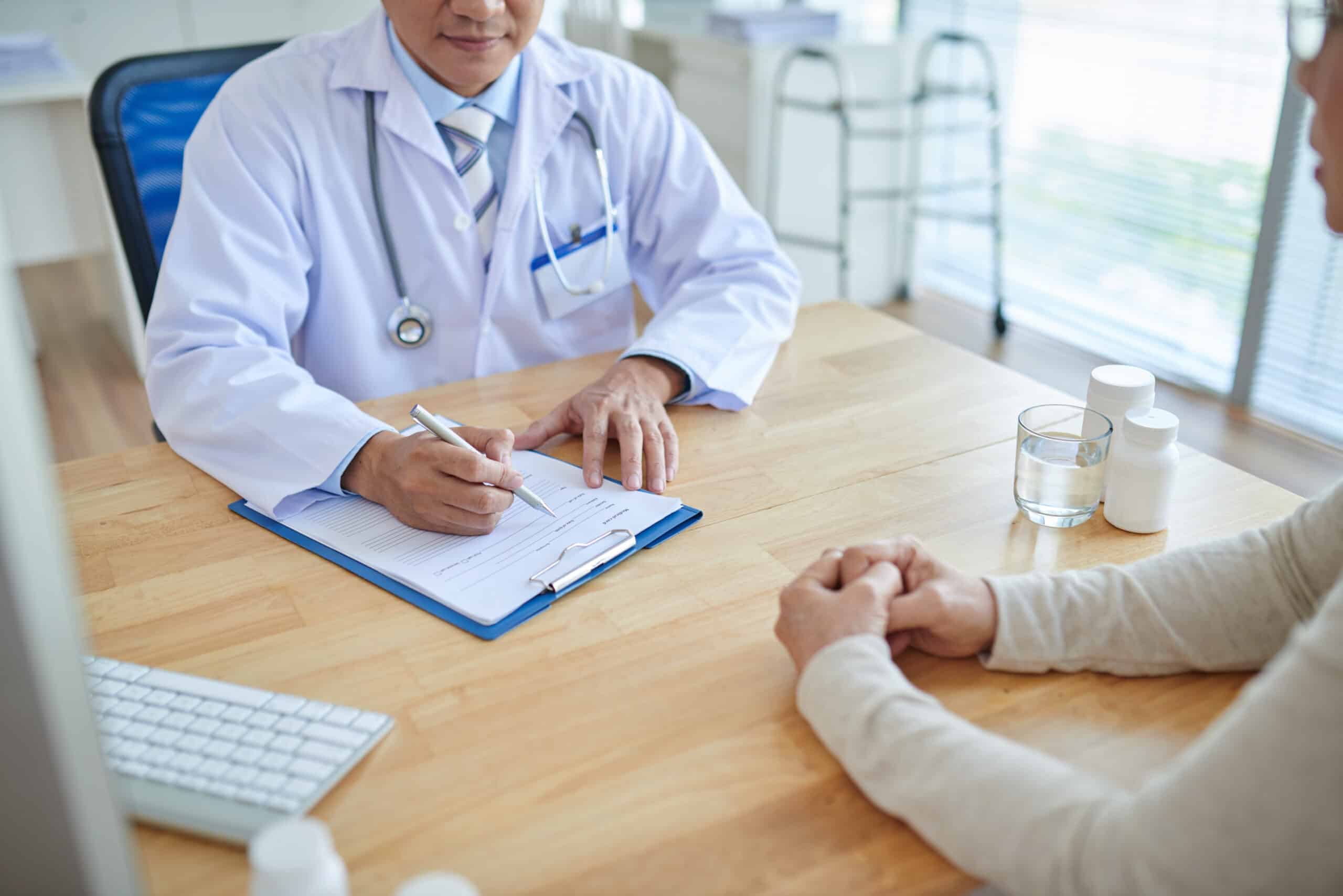 Stem cell therapy consultation at H.U.M. Clinic Bangkok with physician